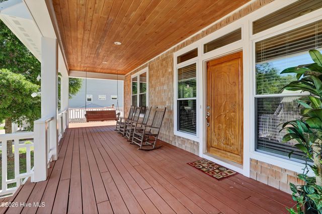 213 Oak Outlook Way, Carolina Beach, NC 28428