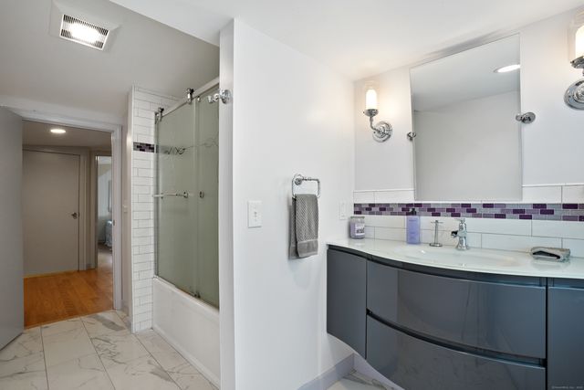 134 Oneil Road, Oxford, CT 06478