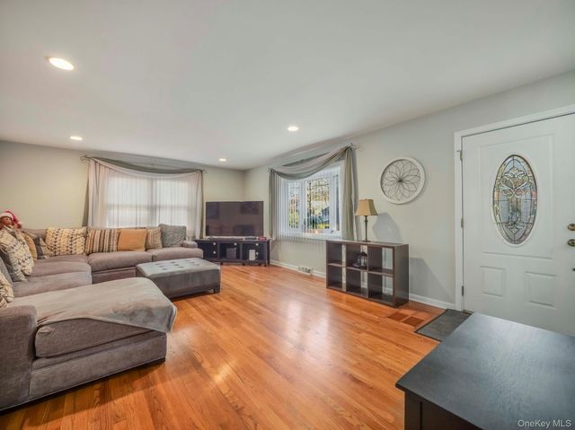 19 Hillside Avenue, Suffern, NY 10901