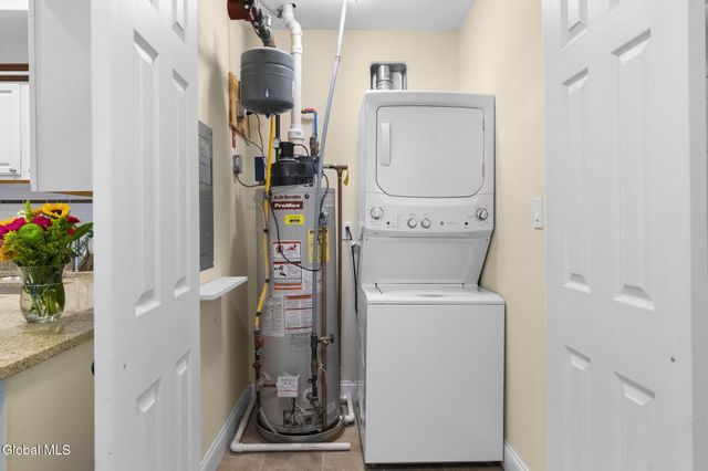 80 Maple Avenue APT A, Voorheesville, NY 12186