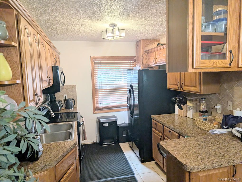 130 Glenwood Avenue 87, Yonkers, NY 10701 — photo 3