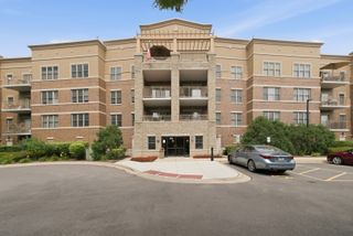 105 Lakeview Drive 209, Bloomingdale, IL 60108