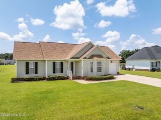 450 Arden Ridge Drive, Grimesland, NC 27837