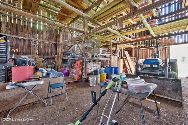 326 Roberts Rd, Stanton, KY 40380