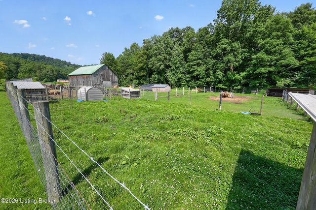 326 Roberts Rd, Stanton, KY 40380