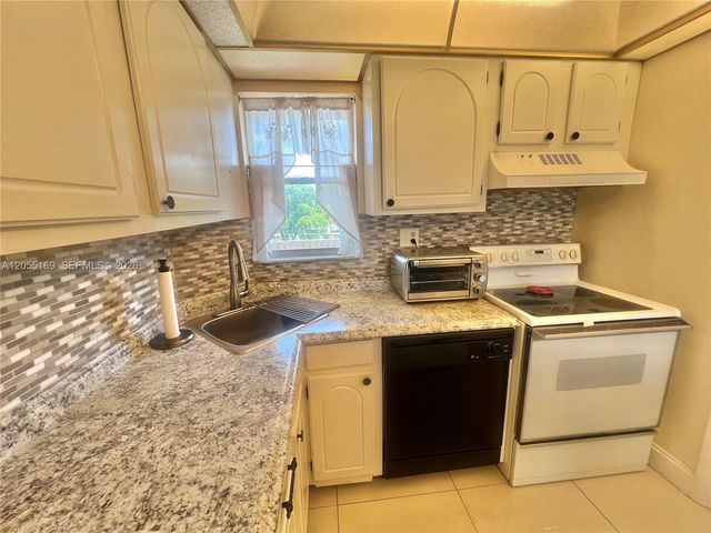 8900 Washington Boulevard 409, Pembroke Pines, FL 33025