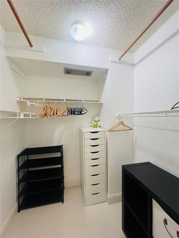 8900 Washington Boulevard 409, Pembroke Pines, FL 33025