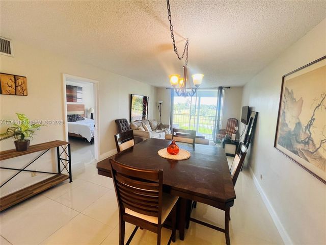 8900 Washington Boulevard 409, Pembroke Pines, FL 33025