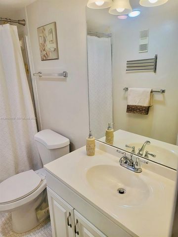 8900 Washington Boulevard 409, Pembroke Pines, FL 33025