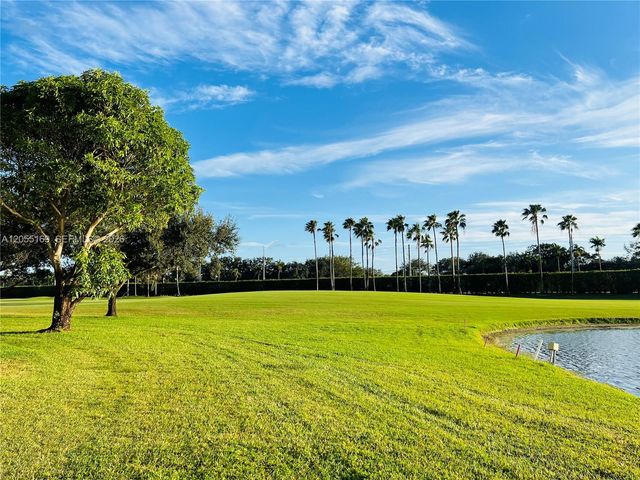 8900 Washington Boulevard 409, Pembroke Pines, FL 33025
