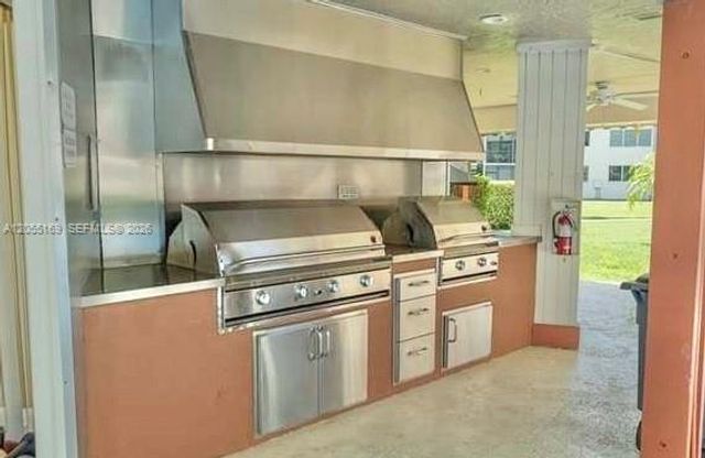 8900 Washington Boulevard 409, Pembroke Pines, FL 33025
