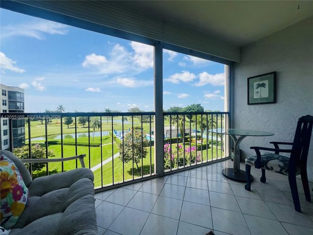 8900 Washington Boulevard 409, Pembroke Pines, FL 33025