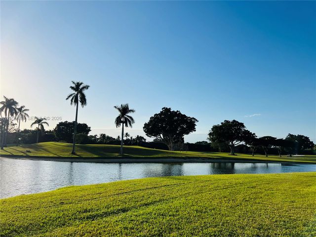 8900 Washington Boulevard 409, Pembroke Pines, FL 33025