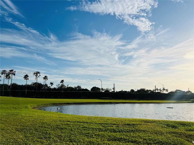 8900 Washington Boulevard 409, Pembroke Pines, FL 33025