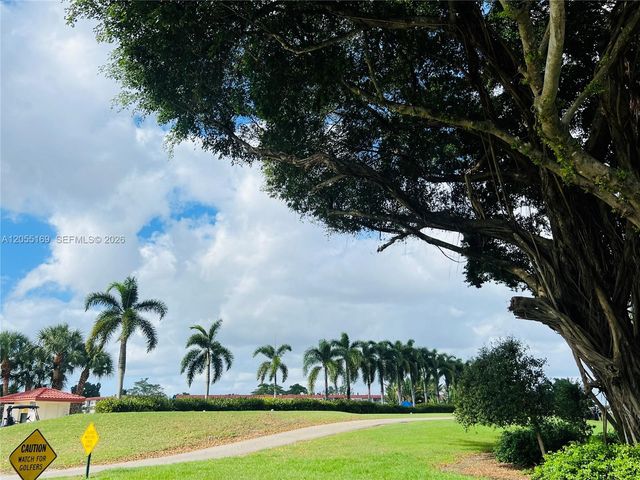 8900 Washington Boulevard 409, Pembroke Pines, FL 33025