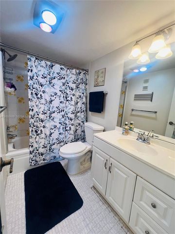 8900 Washington Boulevard 409, Pembroke Pines, FL 33025