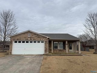 101 Fire Fly Lane, Owens Cross Roads, AL 35763