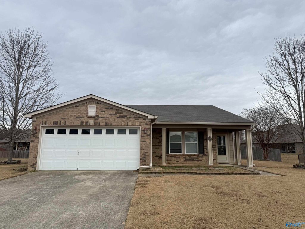 101 Fire Fly Lane, Owens Cross Roads, AL 35763