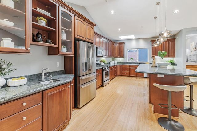 241 42nd Avenue, San Mateo, CA 94403