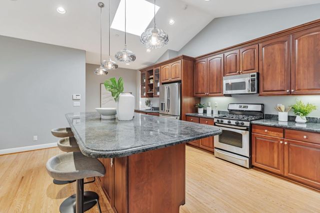 241 42nd Avenue, San Mateo, CA 94403