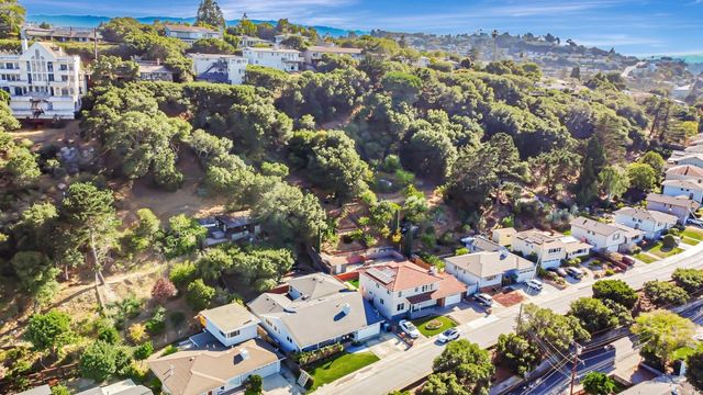 241 42nd Avenue, San Mateo, CA 94403
