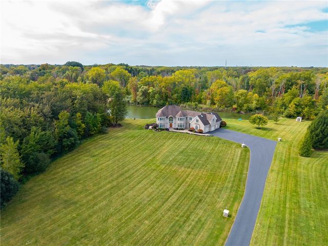 51 Stablegate Drive, Penfield, NY 14580