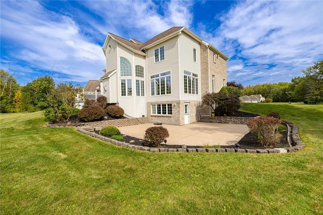 51 Stablegate Drive, Penfield, NY 14580