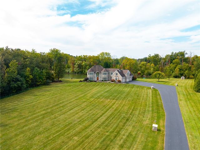 51 Stablegate Drive, Penfield, NY 14580