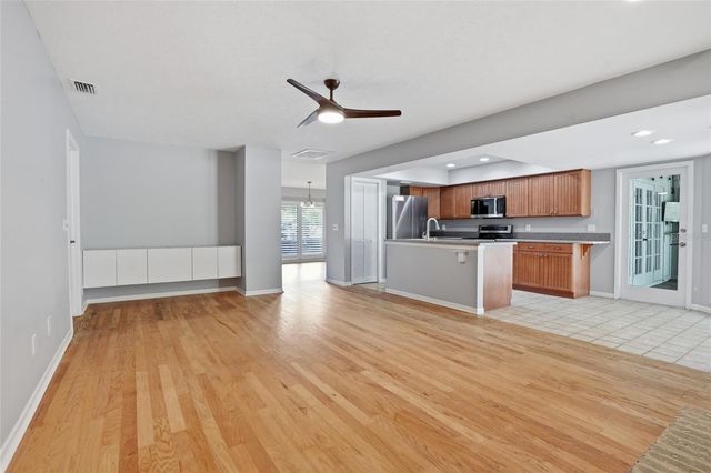 15908 HAMPTON VILLAGE DRIVE, Tampa, FL 33618