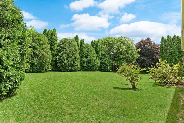 824 N Clover Lane, Cottage Grove, WI 53527
