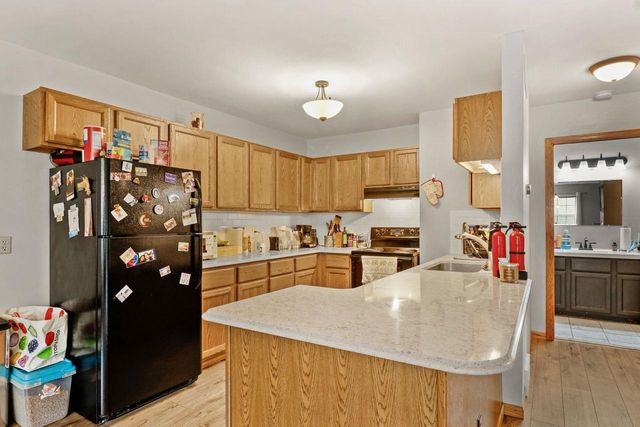 824 N Clover Lane, Cottage Grove, WI 53527