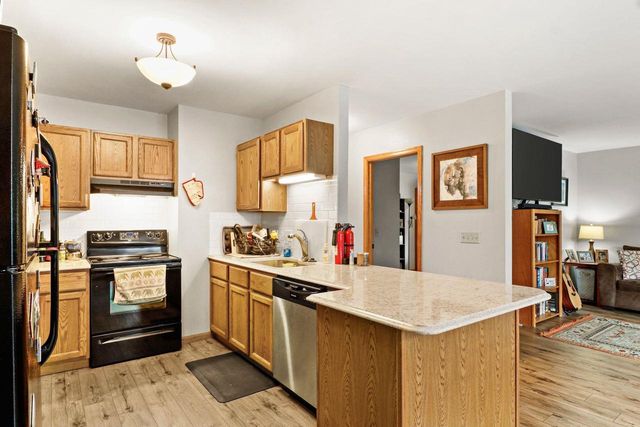 824 N Clover Lane, Cottage Grove, WI 53527