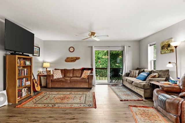 824 N Clover Lane, Cottage Grove, WI 53527