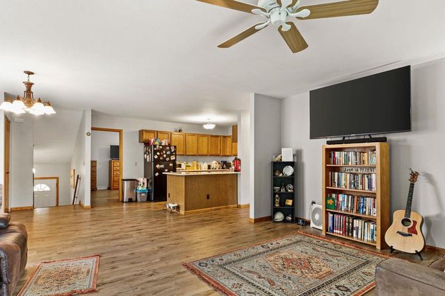 824 N Clover Lane, Cottage Grove, WI 53527