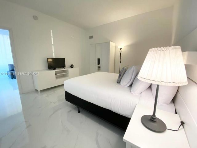 19370 Collins Avenue PH-10, Sunny Isles Beach, FL 33160