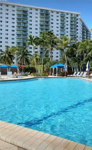 19370 Collins Avenue PH-10, Sunny Isles Beach, FL 33160
