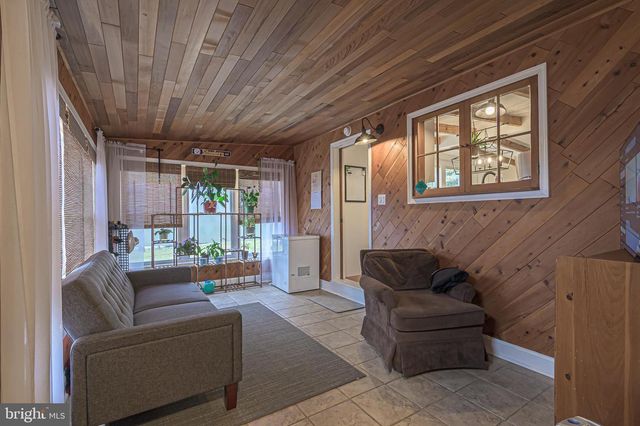 5910 SOMERSET DR, Mays Landing, NJ 08330