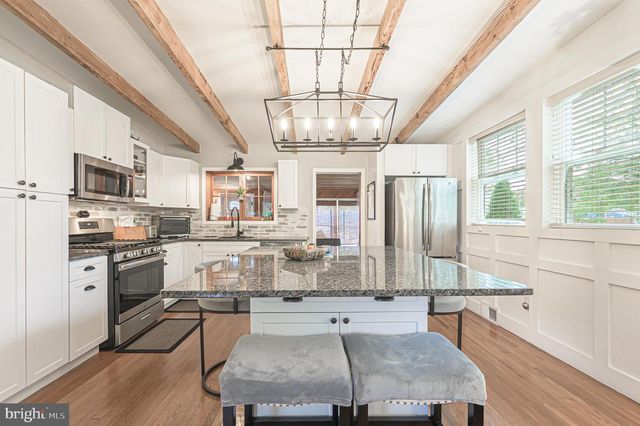 5910 SOMERSET DR, Mays Landing, NJ 08330