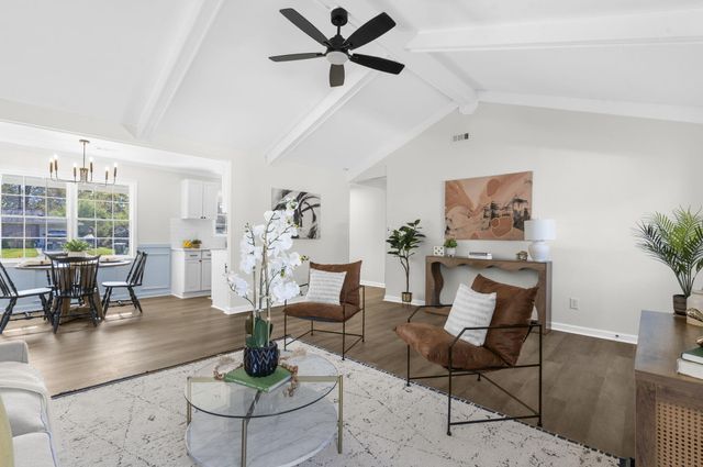 302 Gippy Drive, Summerville, SC 29486