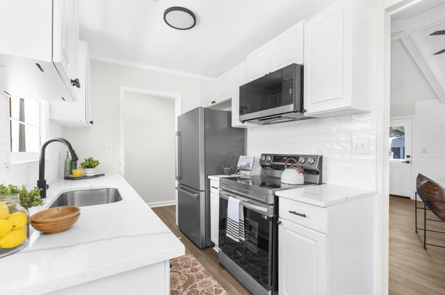 302 Gippy Drive, Summerville, SC 29486