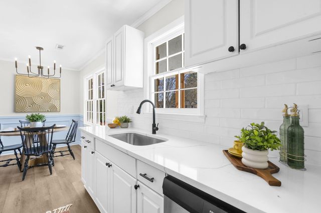 302 Gippy Drive, Summerville, SC 29486