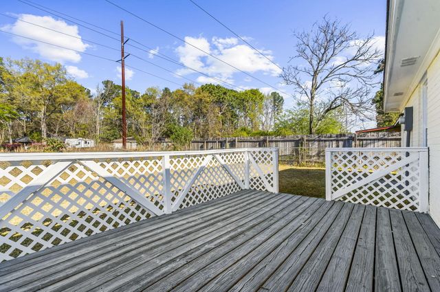 302 Gippy Drive, Summerville, SC 29486