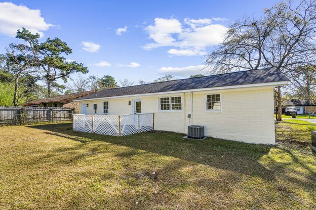 302 Gippy Drive, Summerville, SC 29486