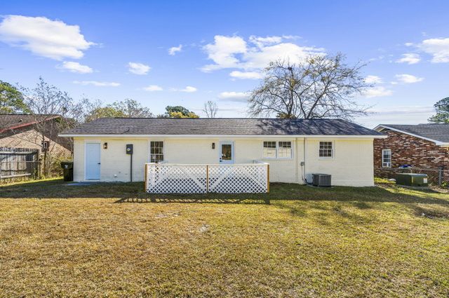 302 Gippy Drive, Summerville, SC 29486