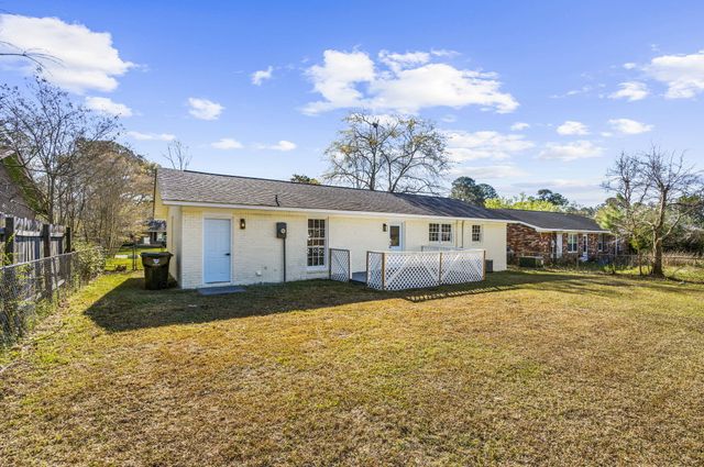 302 Gippy Drive, Summerville, SC 29486