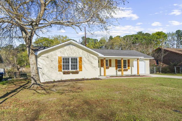 302 Gippy Drive, Summerville, SC 29486