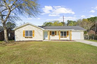 302 Gippy Drive, Summerville, SC 29486