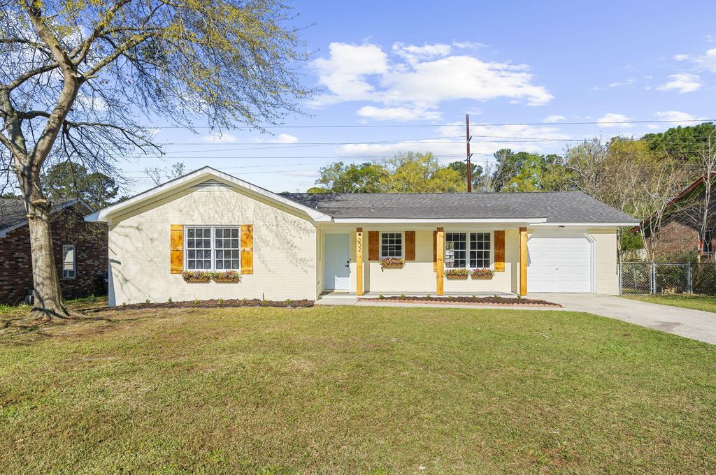 302 Gippy Drive, Summerville, SC 29486