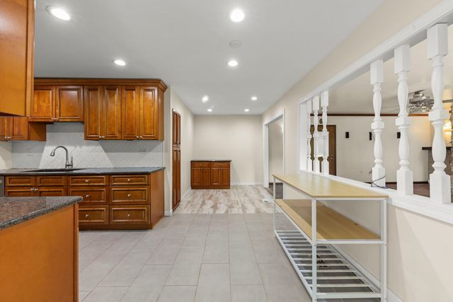 7101 Edgebrook Lane, Hanover Park, IL 60133