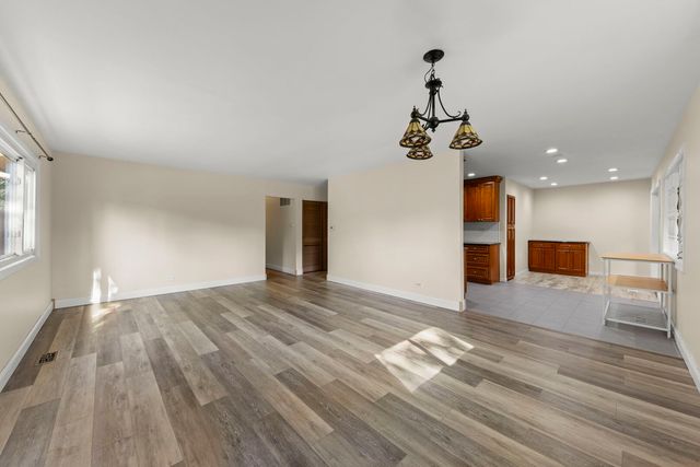 7101 Edgebrook Lane, Hanover Park, IL 60133